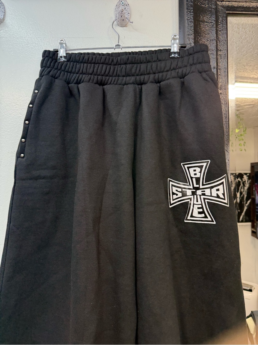 Black Wide-Leg Graphic Sweatpants oversized - Picture 2 of 6